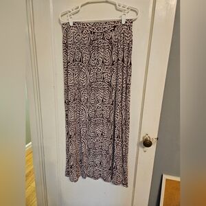 Ann Taylor LOFT Maroon Maxiskirt Size Medium